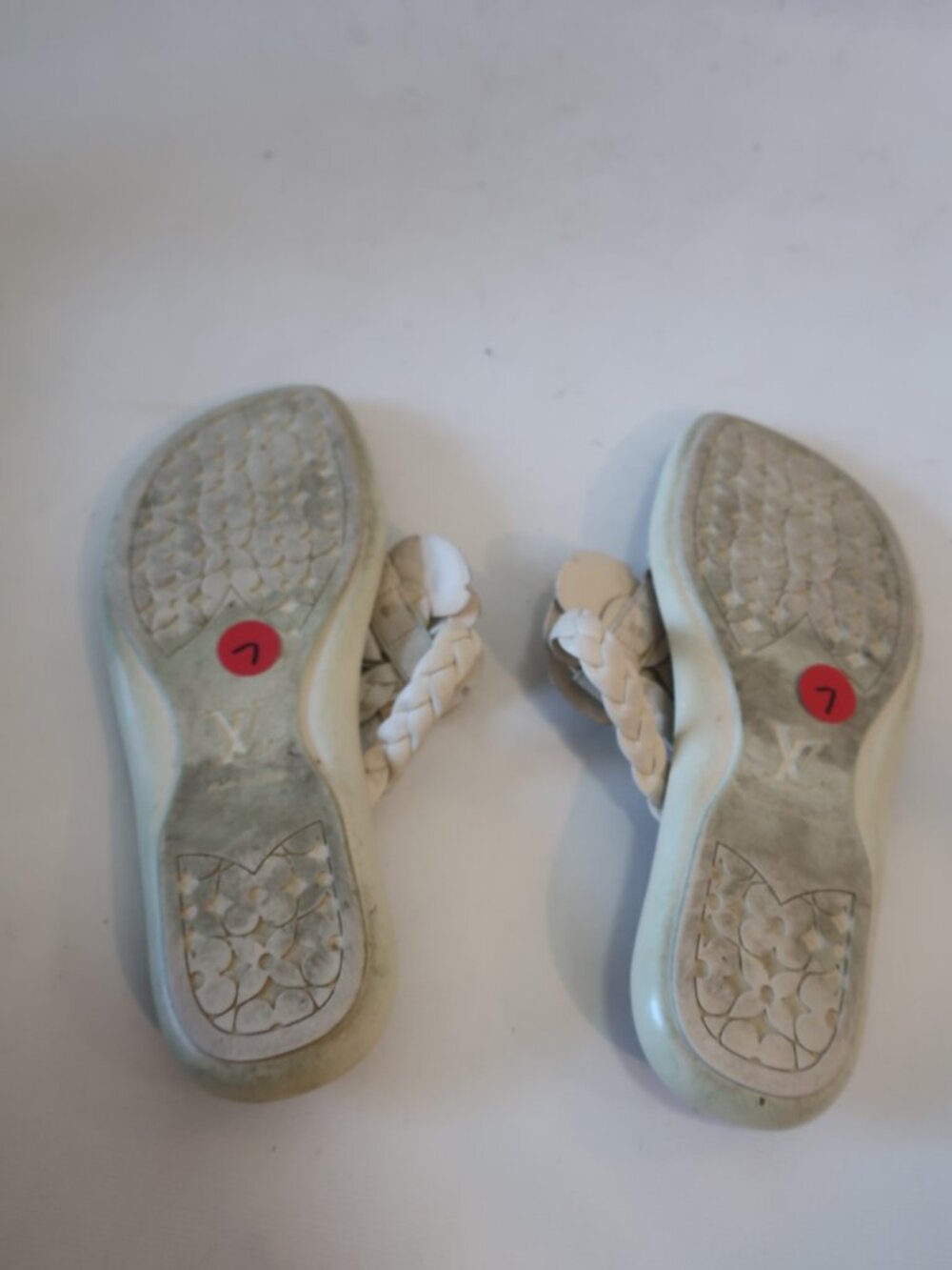 Louis Vuitton Damier Azur Beige, Gray Leather Floral Thong Sandals 38 EU/US 8 - Picture 9 of 11